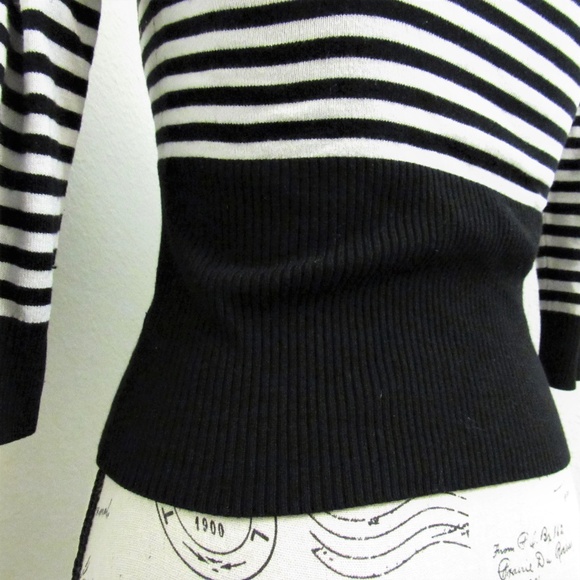 GUESS QUARTER SLEEVE TOP - Picture 4 of 4